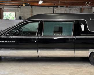 1995 Cadillac Fleetwood hearse