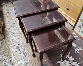 Queen Anne Style Mahogany Nesting Tables with Glass Tops