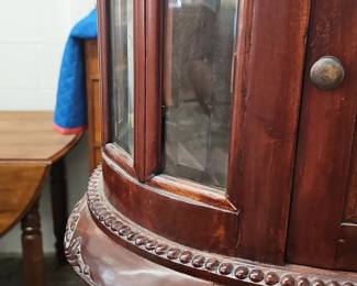 Niagara Furniture Oval Tray Top Mahogany Display Table