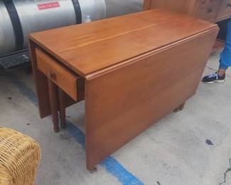 Vintage DropLeaf Gate Leg Table with Drawer