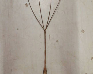 Lot 14: Antique rug beater 
