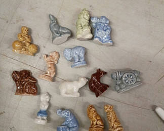 Lot 19: Vintage wade England knick knacks circus theme 