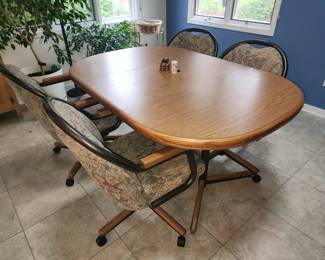 Kitchen table with 4 chairs on casters