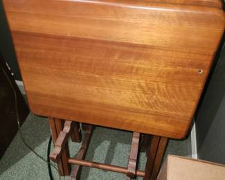 TV tray set