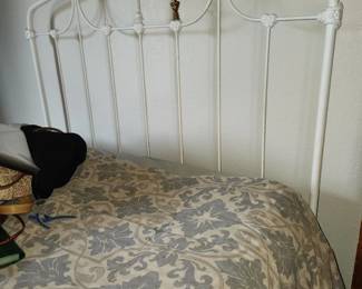 Queen metal bed