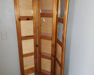 Picture frames room divider