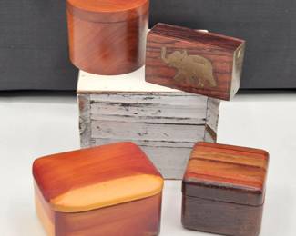 43 AssortedCollectionofSmallVintageWoodTrinketBoxes