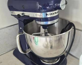 26 KitchenAidArtisanSeriesTiltHeadStandMixerNavyBlue