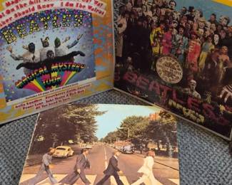 11 BeatlesVinylLPTrioAbbeyRoadSgtPepperMagicalMystery