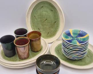 162 JapanesePotteryTablewarewithCrackleGlaze