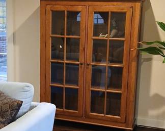 Broyhill Attic Heirlooms Oak Display Cabinet