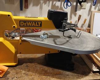 DeWalt DW788 20-Inch Variable Speed Scroll Saw