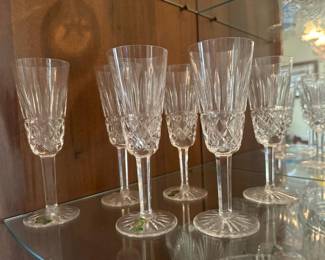 Luxury estate auction featuring fine Italian and antique furniture, sterling silver jewelry, Fabergé, Lalique and Waterford crystal, porcelain collectibles, and elegant home décor. Discover ornate chandeliers, religious statues, decorative sculptures, and original artwork by renowned artists.