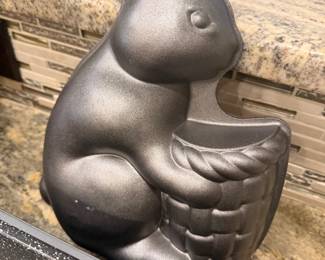 Decorative cake mold and home accent collectibles | Wildflower Lane Estate Sales | Sugar Land, TX