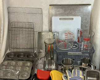Lot 67: Assorted Baking and Kitchenware Items