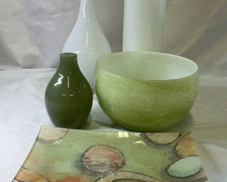 Lot 24: Decorative Glass Vases, Bowl, and Tray