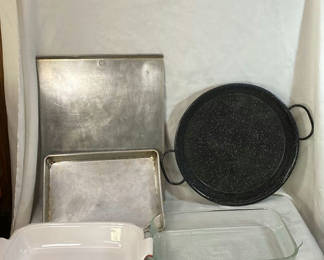 Lot 65: Assorted Bakeware and Baking Pans
