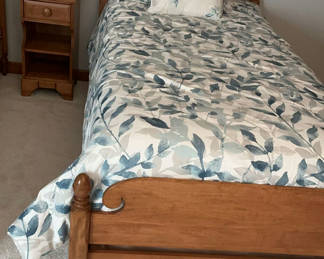 Lot 7: Single Vintage Twin Maple Bed & Nightstand
