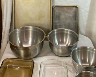 Lot 66: Assorted Baking Pans, Mixing Bowls, and Glass Bakeware