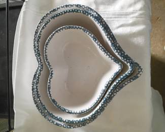 Heart-shaped nesting bowls
