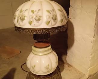 Decorative floral lamp