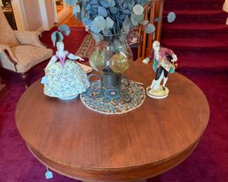 Perfect entry table & Dresden porcelain