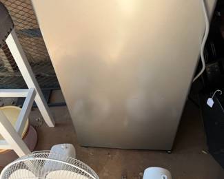 Mini fridge