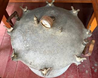 Pressure cooker