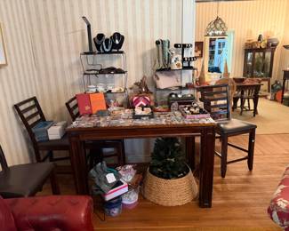 Jewelry and bar top table
