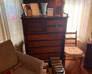 This dresser...!