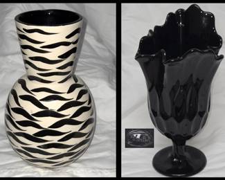 2 Vases Fenton Black Amythyst