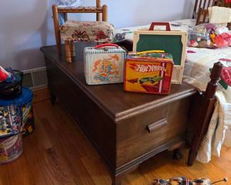 Vintage toys and lunch boxes