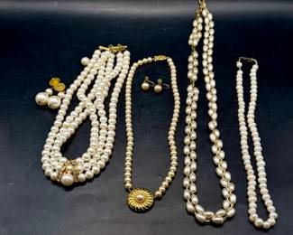 Vintage Pearls & Faux Pearls Necklace & Earring Lot