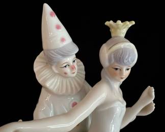 Porcelain Pierrot and Ballerina Figurine third image
