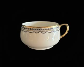 Paul Mller Selb Bavaria Porcelain Dinnerware Set