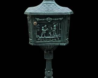 Amco Victorian Pedestal Mailbox