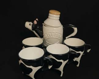 Cow Themed Ceramic Pitcher and Mug Set sixth image