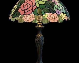 TiffanyStyle Leaded Glass Rose Table Lamp third image