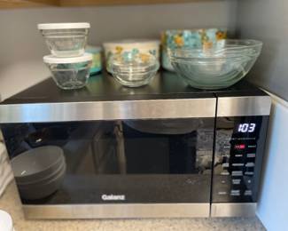 Microwave with an air fryer feature
