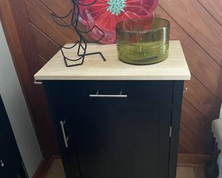 Metal cabinet