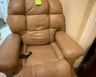 Motorized recliner in good working order