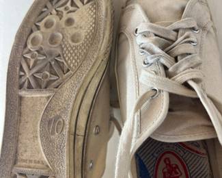 Vintage basketball shoes Size 10