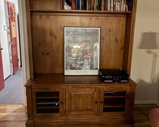 Entertainment center