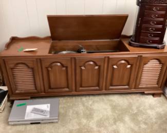 Vintage console stereo $25