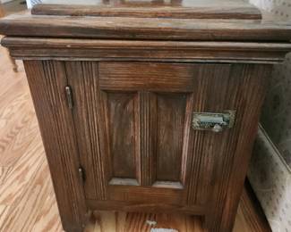 Ice box