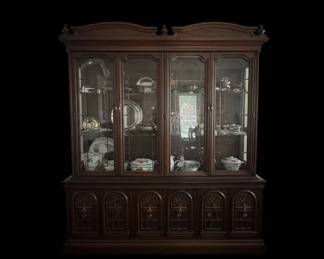 Vintage Bernhardt Mahogany China Cabinet