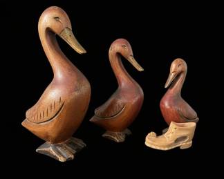 Vintage HandCarved Wooden Duck Figurine Set