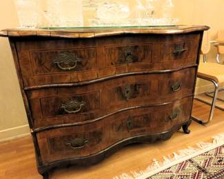 18th century serpentine bombe chest of drawers