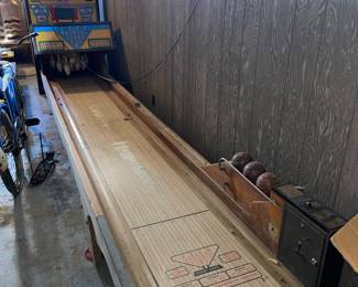 Bowling alley