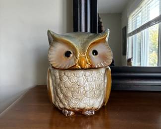 Whimsical ceramic owl with lots of personality and decorative appeal. A fun addition for owl collectors, bookshelf décor, or a cozy home office.